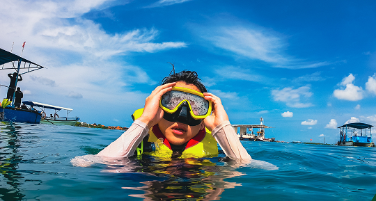 Tropical snorkeling and mangrove scenery around Nusa Lembongan