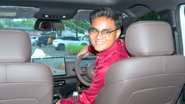 (English) Eco-Friendly Bali Cultural Tour: Discover Tradition by Electric Vehicle