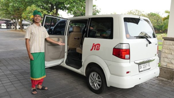 (English) Electric Vehicle Transfer in Airport of Bali island
