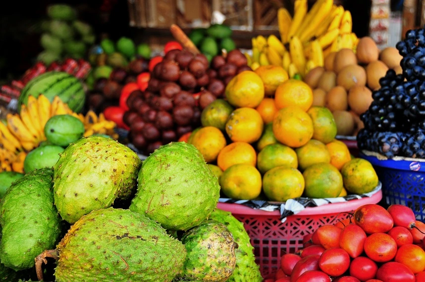 Candi Kuning Market activity during Bedugul tour