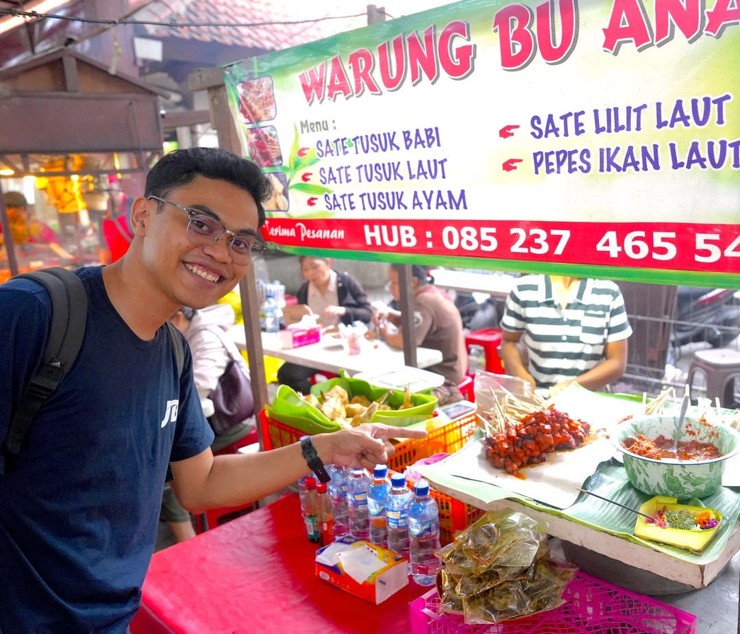 Bali Private Evening Walking Tour with Culinary Experience