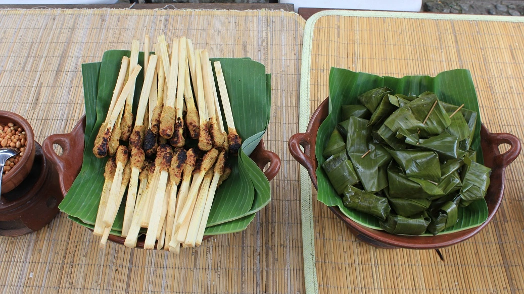 Traditional Balinese lunch during Bali Village Trekking