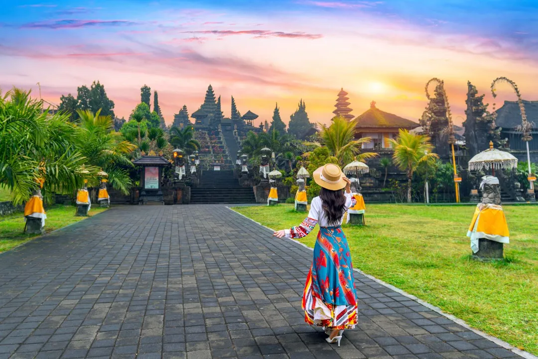 Daily transport for temples during school trip in Bali
