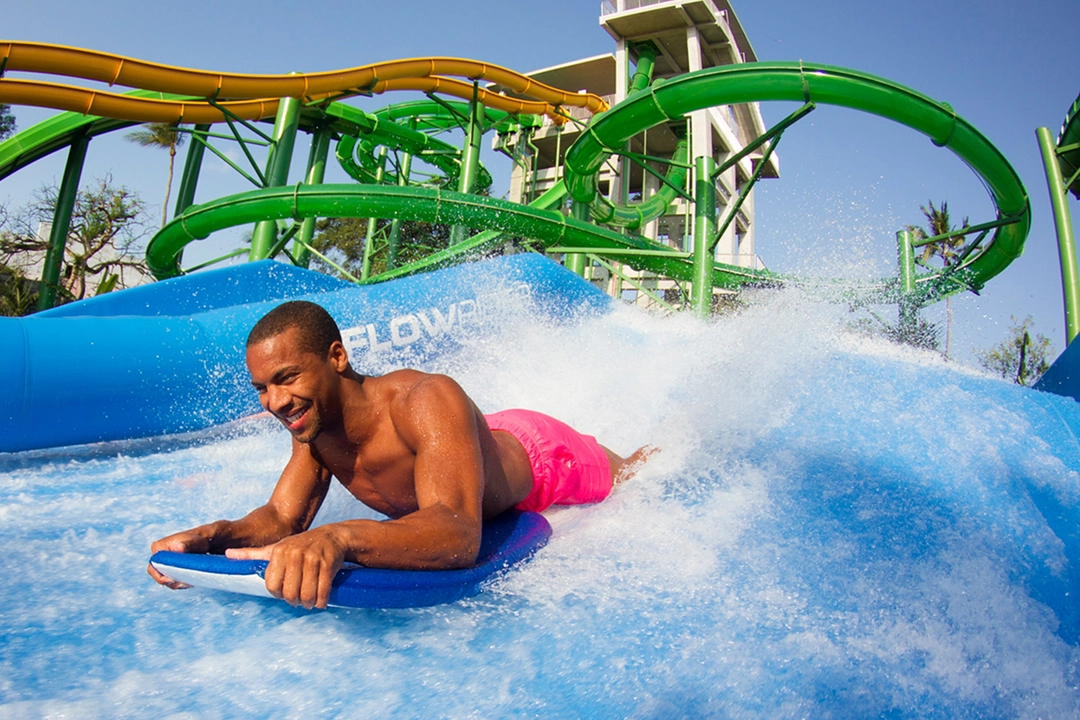 waterbombali_attractions_flowrider.webp